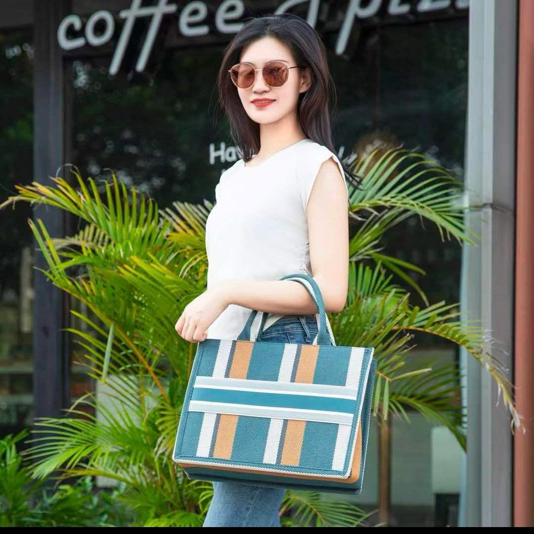 Jute Stride Tote 🌿