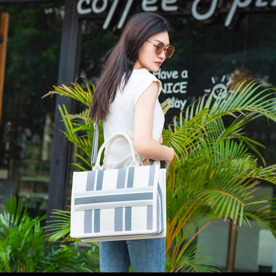 Jute Stride Tote 🌿